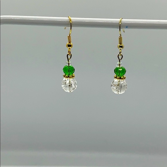 21054 ⭐️ Green and white earrings⭐️ - Picture 2 of 5